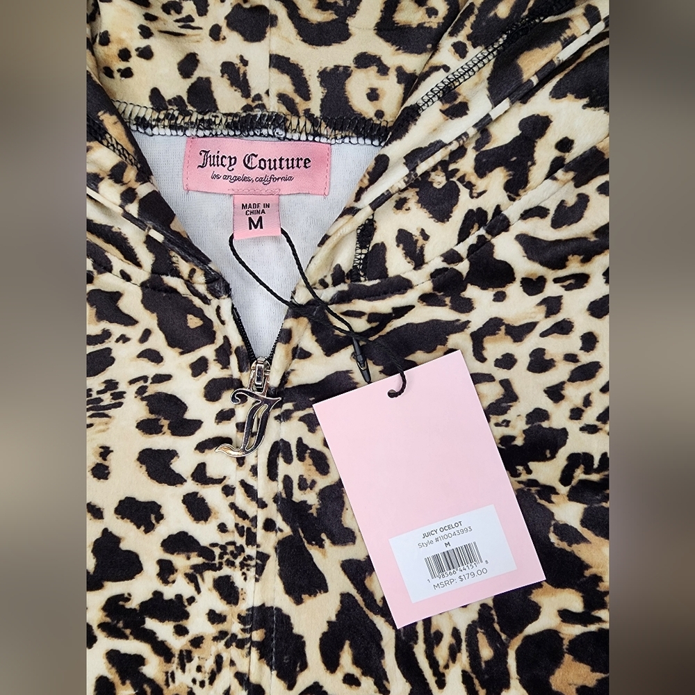 JUICY COUTURE Leopard Velour Short-Sleeve Hoodie & Shorts Set | Size M - Picture 4 of 10